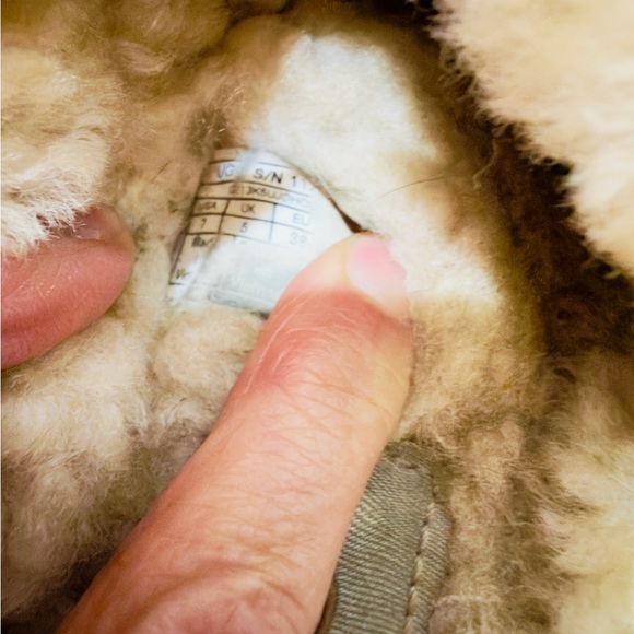 UGG DISQUETTE $165 SUEDE SHEARLING CHESTNUT CUFF PLATFORM SLIPPERS US 7 EUC - Picture 6 of 8